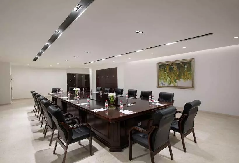 هتل Ramada Encore By Wyndham Qionghai Downtown