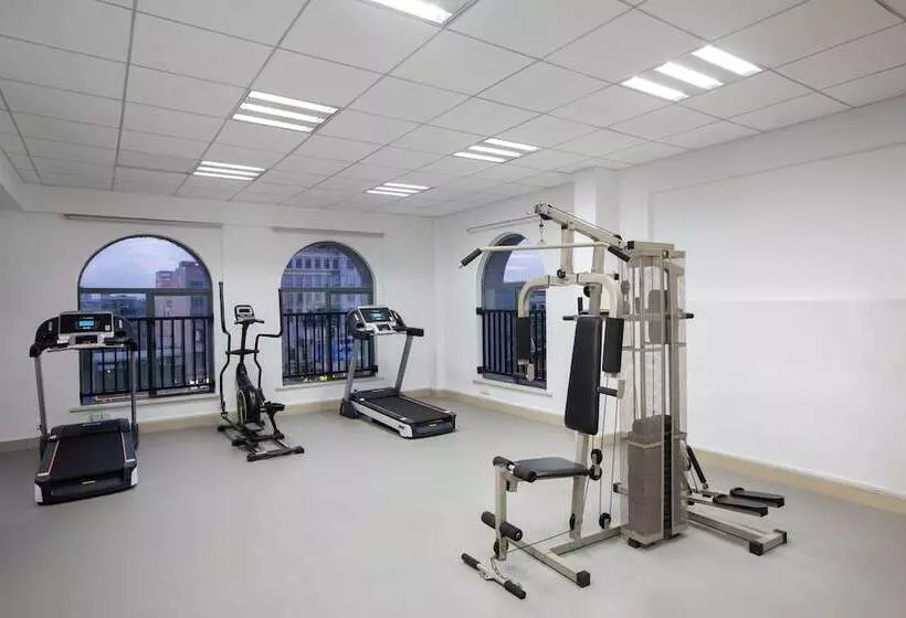 هتل Ramada Encore By Wyndham Qionghai Downtown
