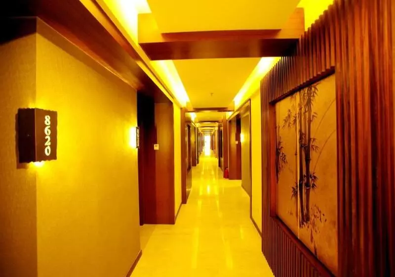 هتل Ramada Encore By Wyndham Qionghai Downtown