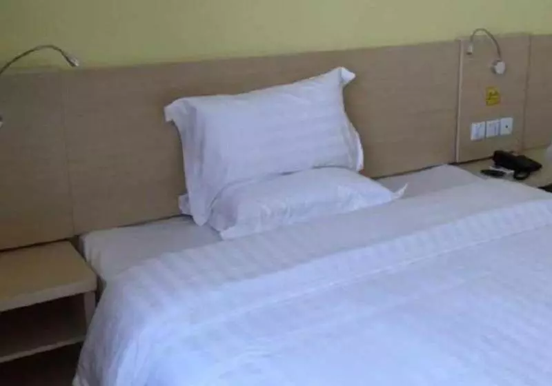 هتل 7 Days Inn Dalian Xian Road Business Center Xinggong Street Subway Station Branch