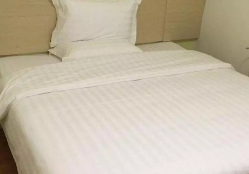 هتل 7 Days Inn Dalian Xian Road Business Center Xinggong Street Subway Station Branch