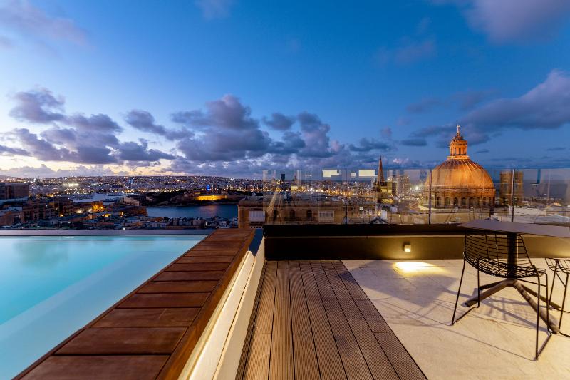 هتل The Embassy Valletta