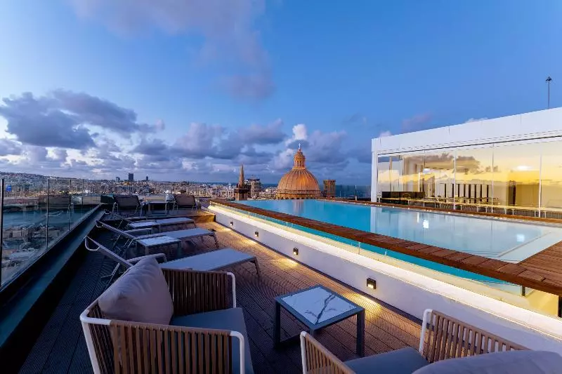 هتل The Embassy Valletta