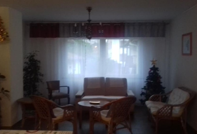 هتل Aux Deux Clefs