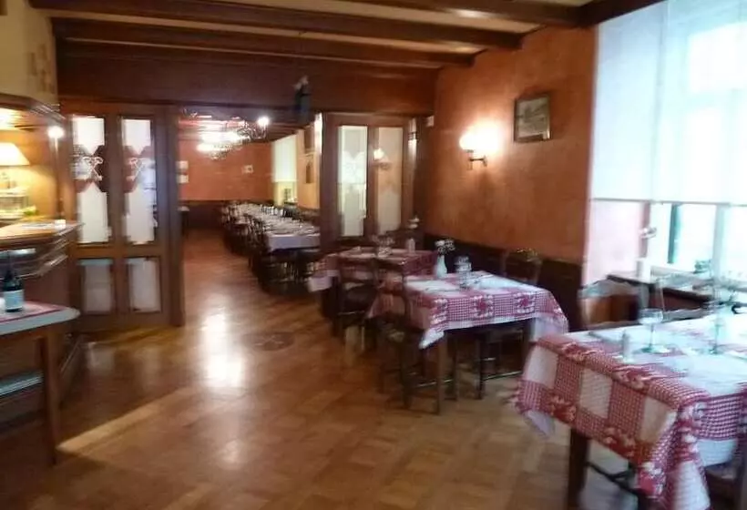 בית מלון כפרי Aux Deux Clefs