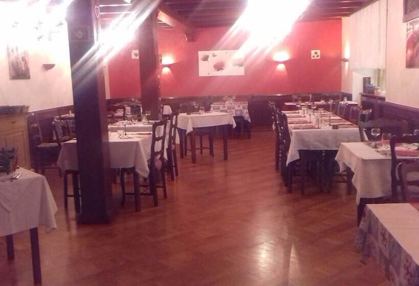 هتل Aux Deux Clefs