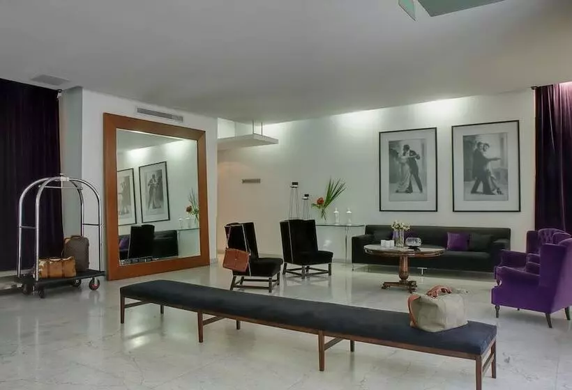 Broadway Hotel & Suites