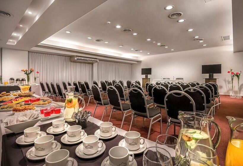 Broadway Hotel & Suites