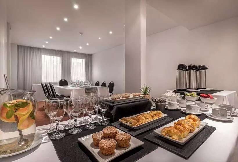 Broadway Hotel & Suites