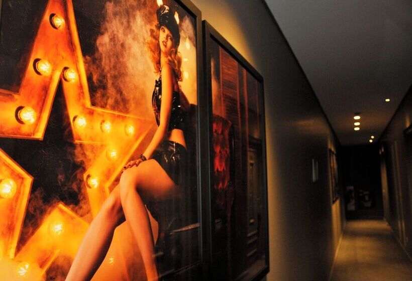 Broadway Hotel & Suites