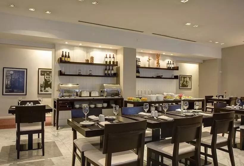 Broadway Hotel & Suites