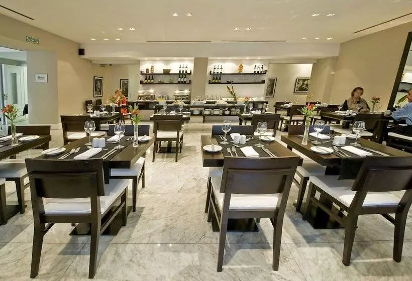 Broadway Hotel & Suites