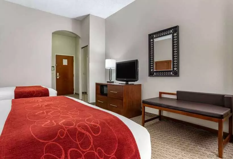 هتل Comfort Suites Airport