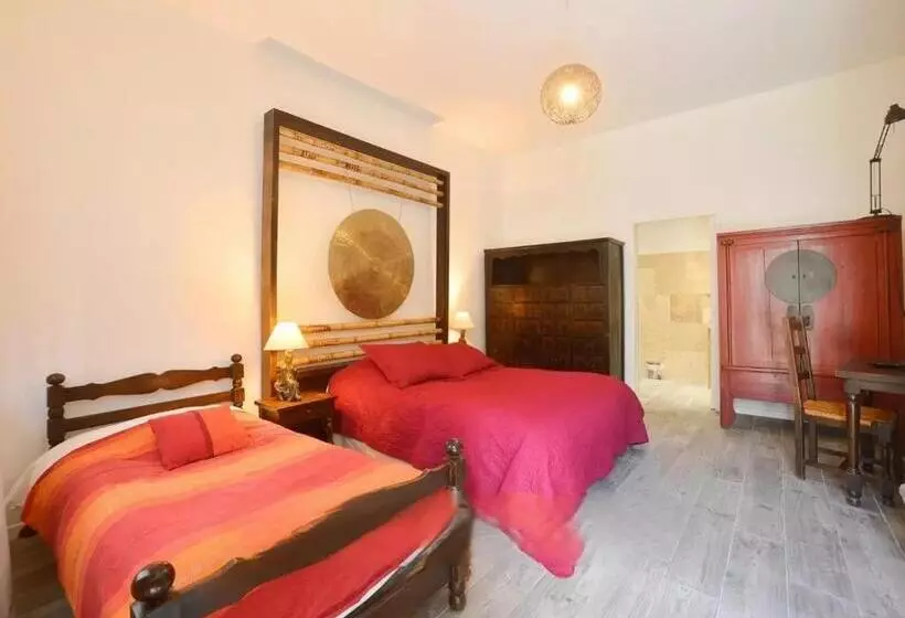 Отель Hôtellerie Nouvelle De Villemartin