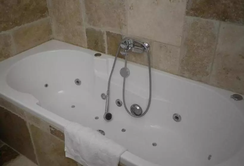 Отель Hôtellerie Nouvelle De Villemartin