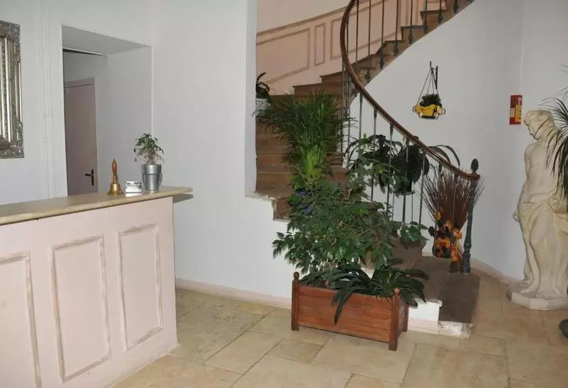 Отель Hôtellerie Nouvelle De Villemartin