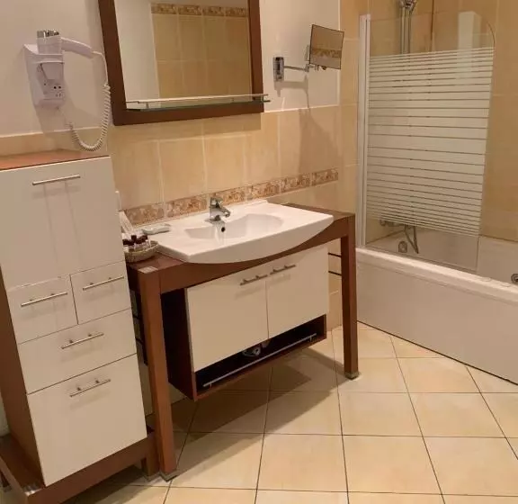 Отель Hôtellerie Nouvelle De Villemartin