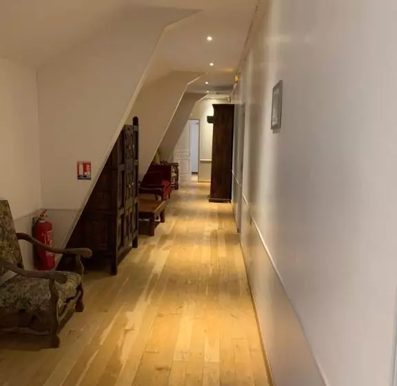 Отель Hôtellerie Nouvelle De Villemartin