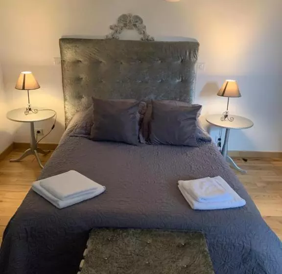 Отель Hôtellerie Nouvelle De Villemartin