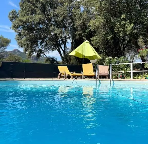 فندق Le Relais Des Lavandins