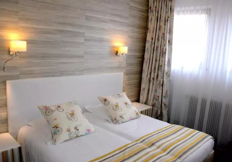 فندق Logis Hôtel Du Centre Halte Idéale En Cyclotourisme Avec Garage à Vélos Clos