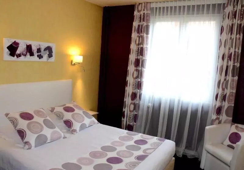 فندق Logis Hôtel Du Centre Halte Idéale En Cyclotourisme Avec Garage à Vélos Clos