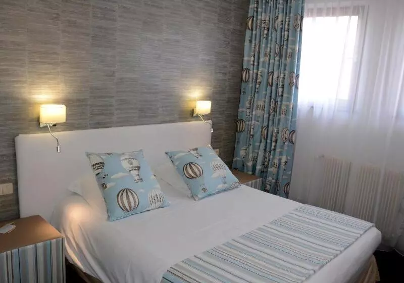 فندق Logis Hôtel Du Centre Halte Idéale En Cyclotourisme Avec Garage à Vélos Clos