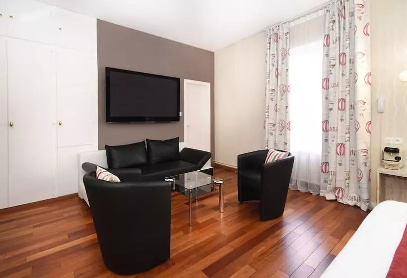 فندق Logis Hôtel Du Centre Halte Idéale En Cyclotourisme Avec Garage à Vélos Clos