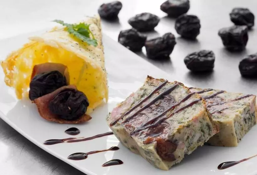 هتل Hôtel Du Puy Ferrand , Restaurant La Table De L Ours