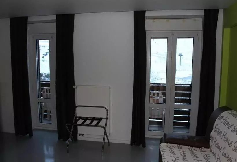 هتل Hôtel Du Puy Ferrand , Restaurant La Table De L Ours