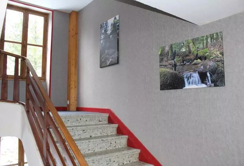 هتل Hôtel Du Puy Ferrand , Restaurant La Table De L Ours