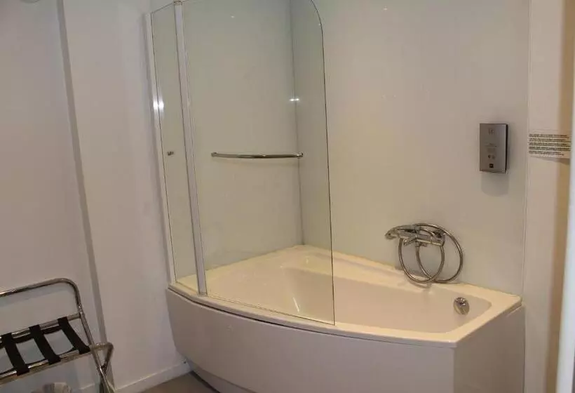 هتل Hôtel Du Puy Ferrand , Restaurant La Table De L Ours