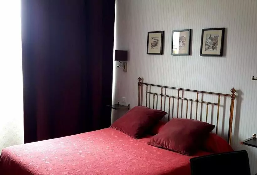 ホテル Logis Terrasse Hôtel