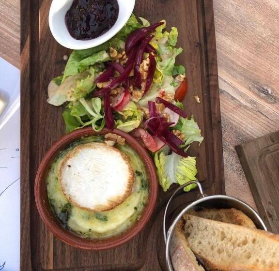 هتل Restaurant La Dame Du Lac