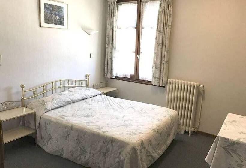 ホテル Restaurant Perreau Parc Du Morvan