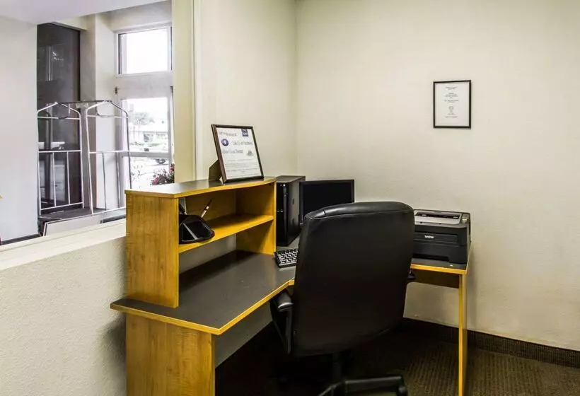 هتل Sleep Inn & Suites Orlando International Airport