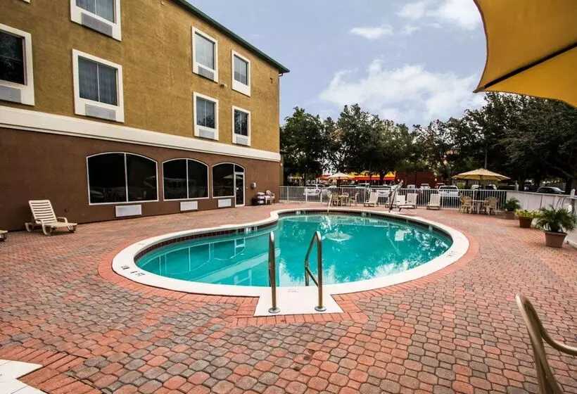 هتل Sleep Inn & Suites Orlando International Airport