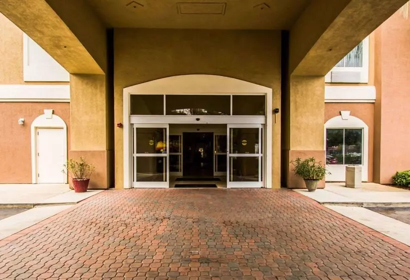 هتل Sleep Inn & Suites Orlando International Airport