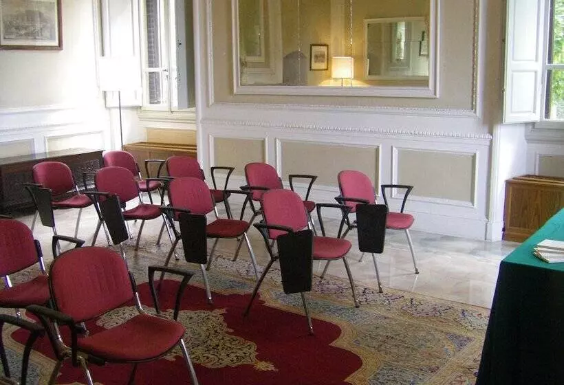 Отель Villa Pitiana