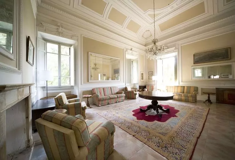 Отель Villa Pitiana