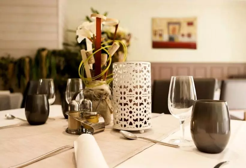 Logis Hotel Restaurant Croix Verte