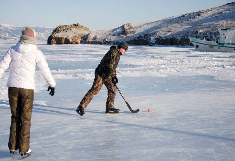 膳宿费 Holiday Village Bayar