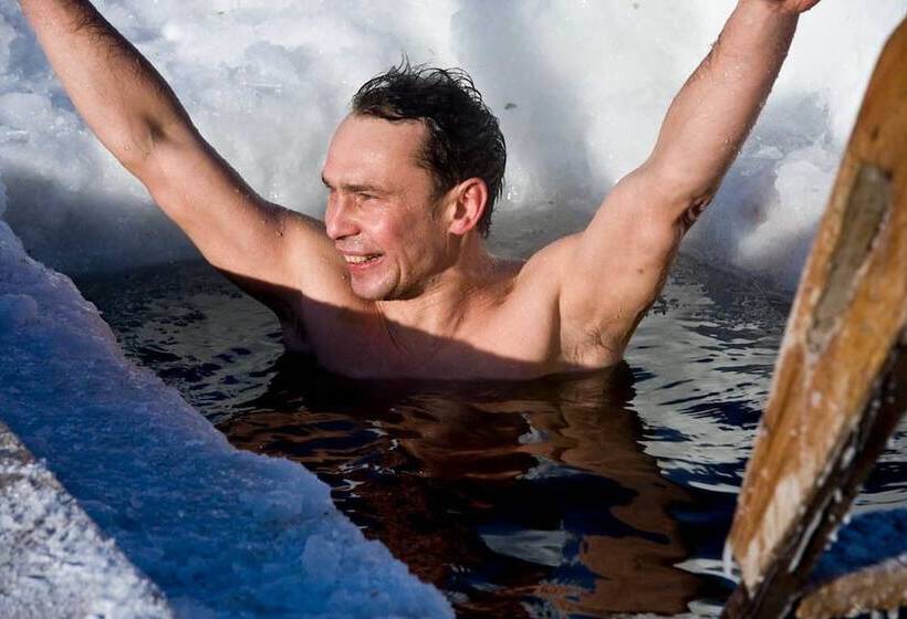 膳宿费 Holiday Village Bayar