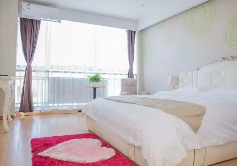 Hotelli Greentree Inn Chengde Fengning Manchu Autonomous County Ningfeng Road Express