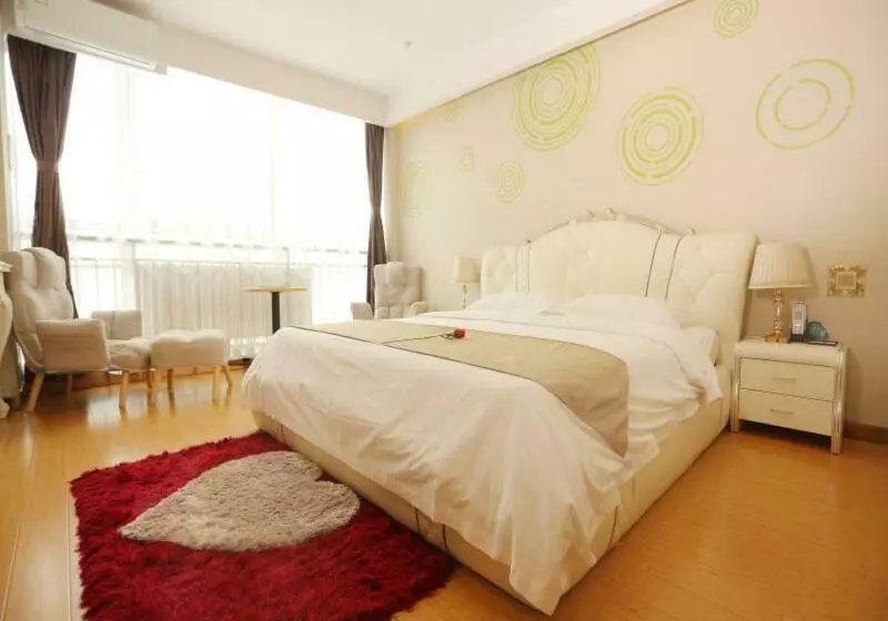 Hotelli Greentree Inn Chengde Fengning Manchu Autonomous County Ningfeng Road Express
