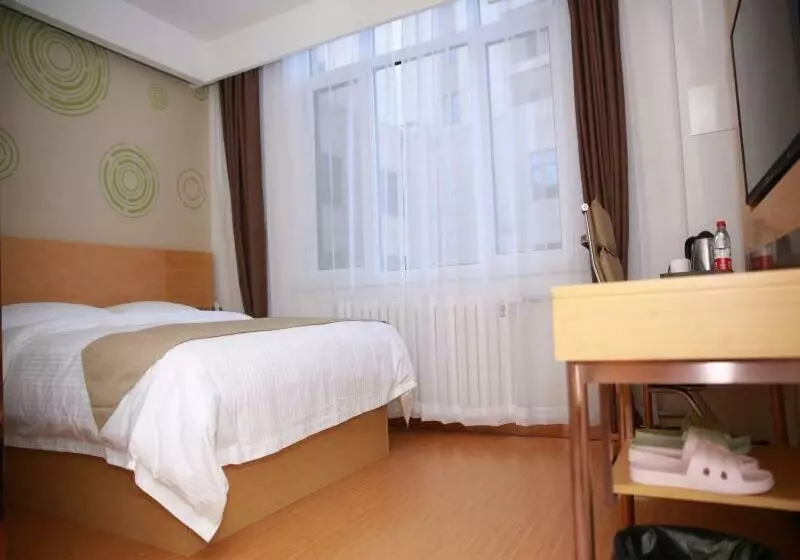 Hotelli Greentree Inn Chengde Fengning Manchu Autonomous County Ningfeng Road Express