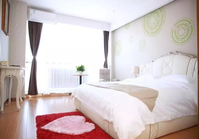 Hotelli Greentree Inn Chengde Fengning Manchu Autonomous County Ningfeng Road Express