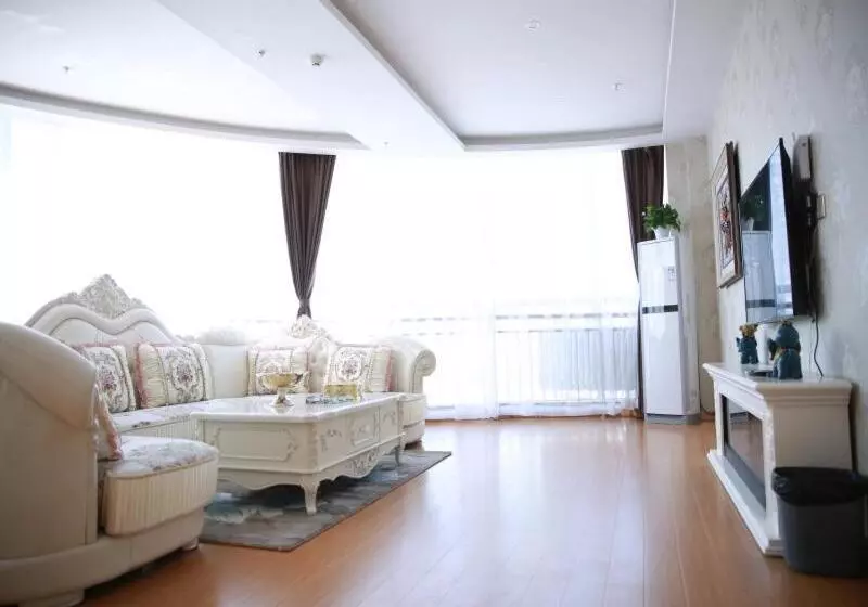 Hotelli Greentree Inn Chengde Fengning Manchu Autonomous County Ningfeng Road Express