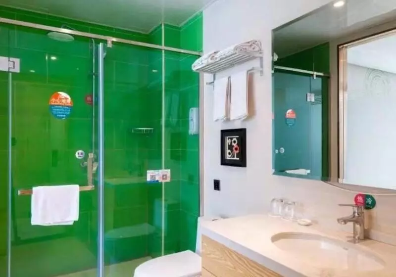 Hotelli Greentree Inn Gannan Hezuo Pedestrian Street Express