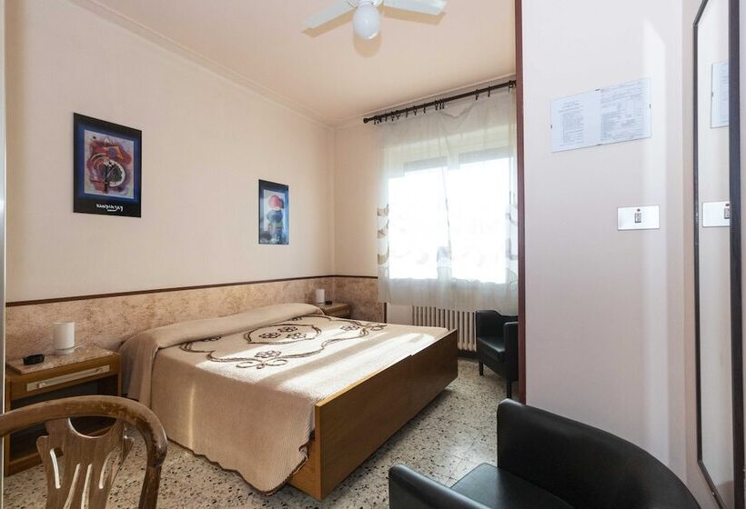 هتل Albergo Antico Tre Valli